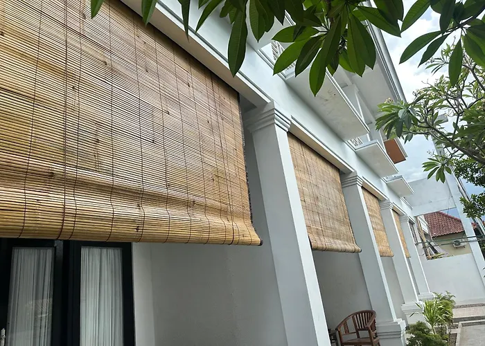 Little White Pavilion小白楼 Batununggul