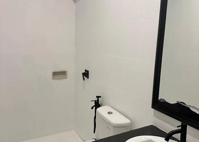 ホテル Little White Pavilion小白楼 4*